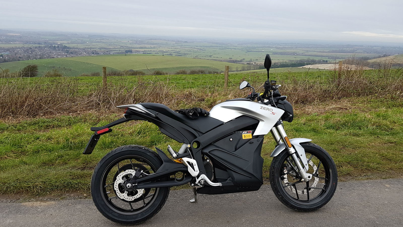DfT to stop ‘silent’ electric cars but forgets about bikes!
